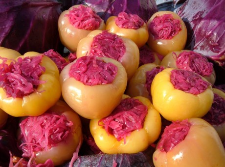 Pickled apple paprika stuffed with red cabbage