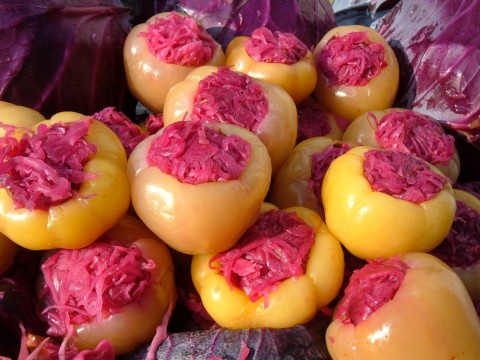 Pickled apple paprika stuffed with red cabbage