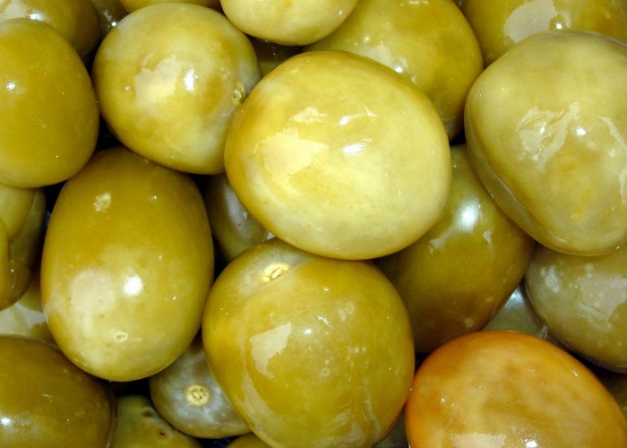 Pickled green tomato delicacy